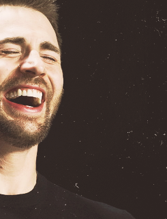 kismetetc:  Chris Evans’ laugh appreciation post 