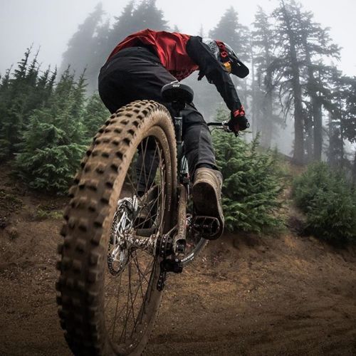 hopetech: Whips for the weekend. @kylekjameson @roofowler  #hopetech bit.ly/2UieYWZ