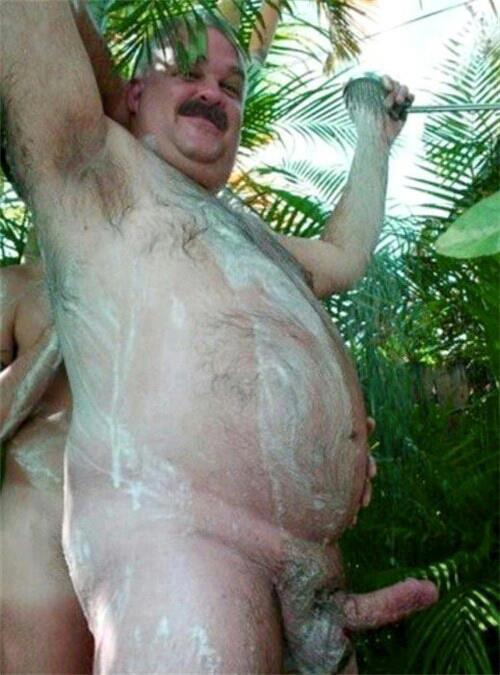 HOMBRES MADUROS CON BIGOTES HERMOSOS Y CACHONDOS.