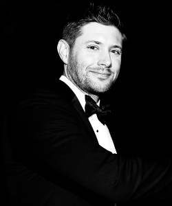 dallasackles:  “I see all the red carpet