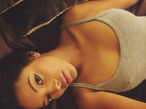 gspott8:  thefinestbeauties:  Tumblrette Amina aminacrossing.tumblr.com  G8 113  Stupenda