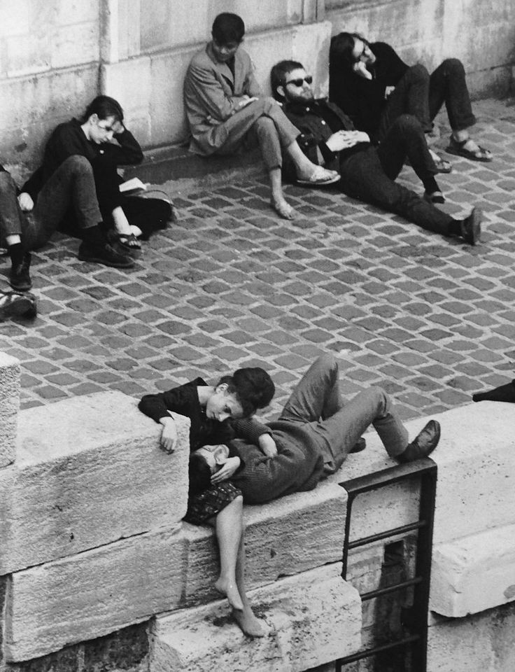 sty-gd:  PARIS, 1963, Beatniks hanging out on the banks of the Seine | Source: