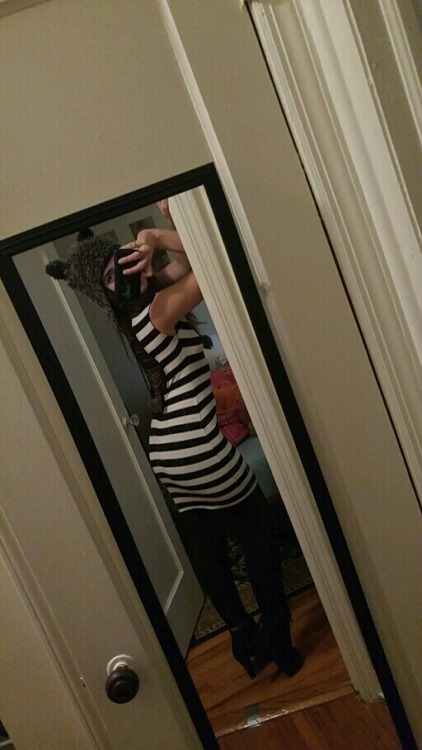organichaos:Mirrored curvesFor the love of booty ;)