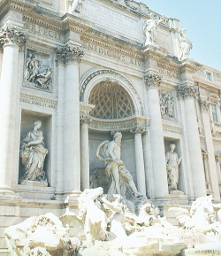 a-vault-of-blue-haze:  likcho:The Trevi Fountain and Old Temple