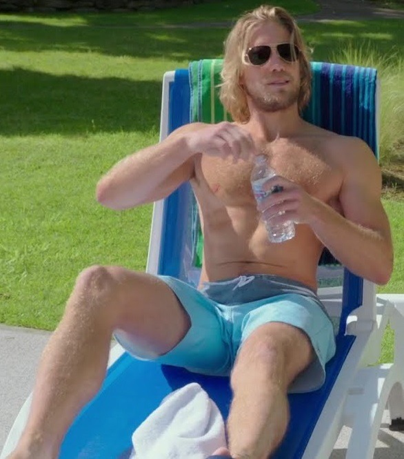 hotashellcelebmen:  More here :http://shirtlessmenontheblog.blogspot.fr/2017/09/matt-barr-shirtless.html