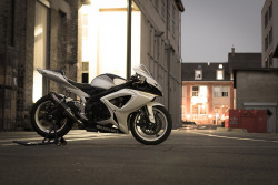 akuseronok:  suzuki gsx-r 750 k7 by Be Ni Pix on Flickr.