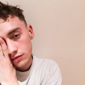 emreturkmen:  Olly Alexander + Selfies (insp) 