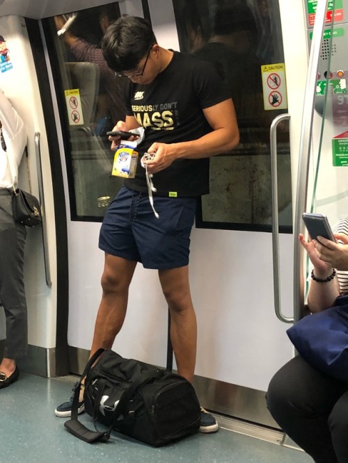 uniboysg-2: Fit uni boy spotted. Imagine him without his clothes… Hahaha soy milk