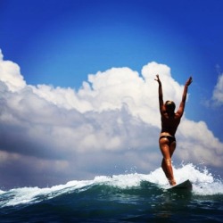 surf-girls:  Surf Girls And Waves http://goo.gl/uSvitn