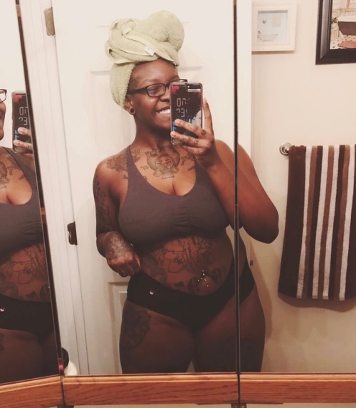 insecure-beautyy: It’s my Birthdayyyyyy ❤️