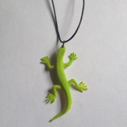 galactic-crafts:  Lizard necklace // ~