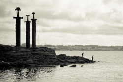 mediumaevum:  The Three Swords Monument, Norway This monument commemorates the Battle of Hafrsfjord in 872, after which King Harald Fair Hair united the three districts of Norway into one kingdom.The crowns on the swords represent the different districts