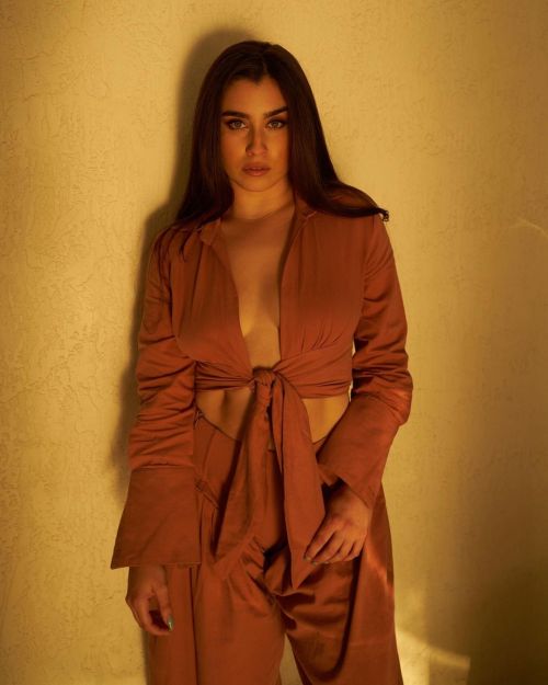 lmjupdates: laurenjauregui:When was the last time I gave you an HQ pic? :@seagaux