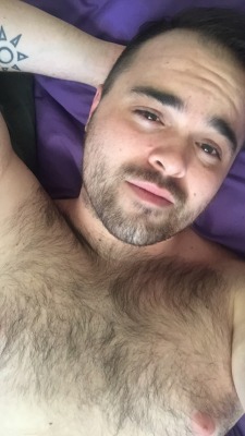 holysexbatman:Oh god nip slip.