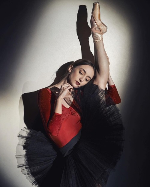 Ballerina Jessica McCann with Pittsburgh Ballet Theatre, she’s so beautiful and talented  Phot