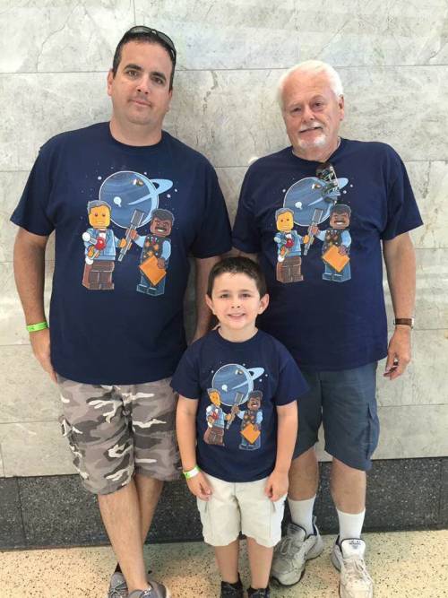 startorialist:What’s better than one adorable startorialist? How about three, wearing matching t-s