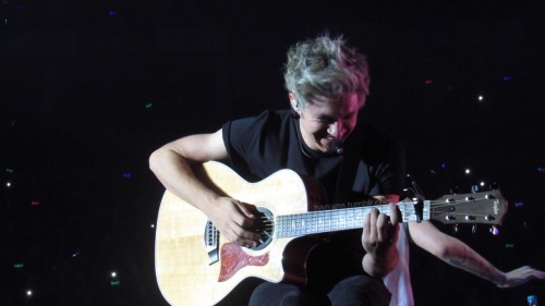 hazums:  he kept laughing at someone and i genuinely thought he was gonna start crying??? - london 3