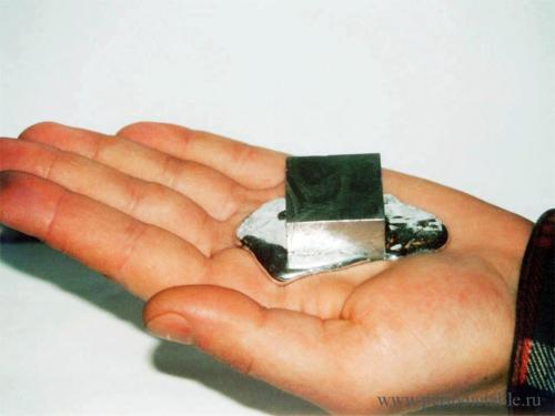 Gallium: melts in your hand.Gallium, element number 31, has a melting point of only 29.76 degrees Ce