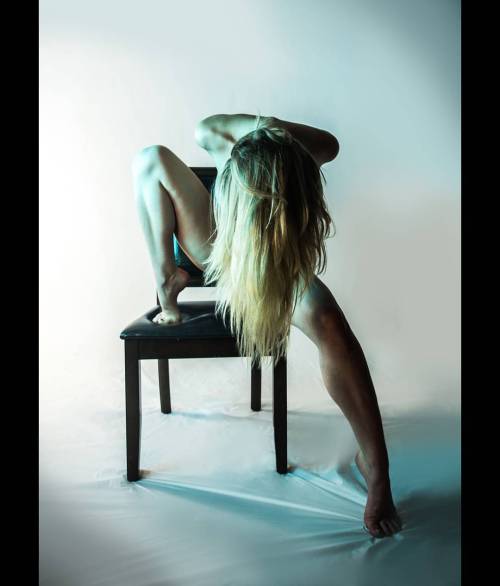 Model: @kalliekayyye this image follows all IG guidelines.......#followme #nude #color #freethenipp