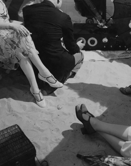 Beach Party, 1925EdwardSteichen (American, born Luxembourg; 1879–1973)Published: Vogue (April 1925)A