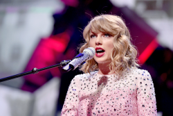 taylorsvift:  Taylor performing Love Story at the iHeartRadio music fest 