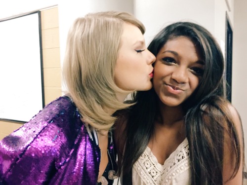 best-apologies: your kiss, my cheek // thank you for everything Taylor, tonight was so magical.