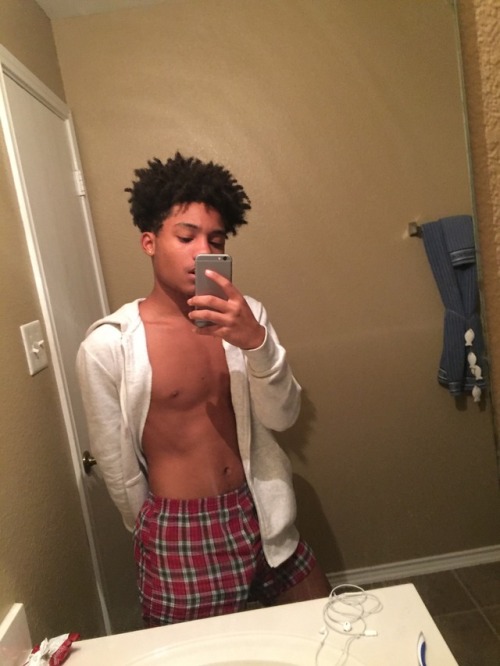 kidsantos:  Ig @tripmaazing reblog say something nice