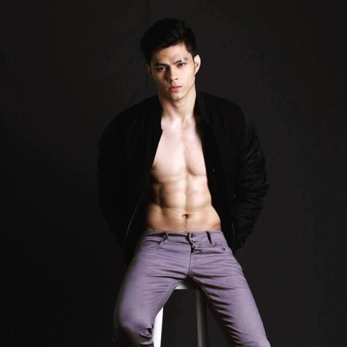 hotfilipinoboysnation:  Jules Fernandez