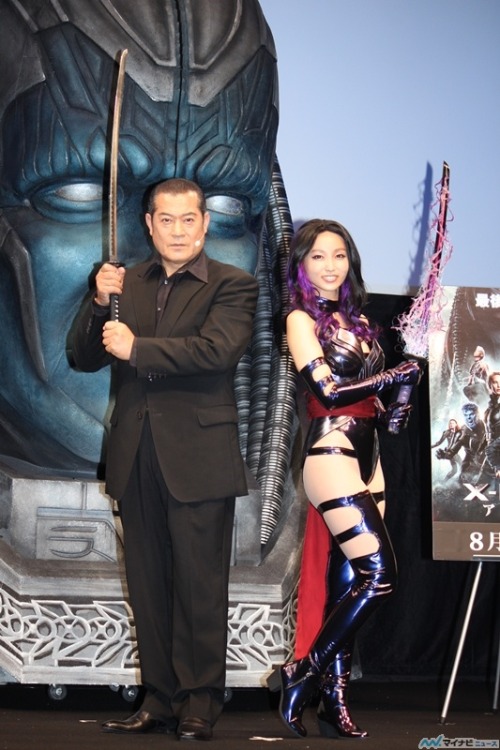 吉木りさ、セクシーコスプレで魅了 タレントの吉木りさ(29)が1日、都内で行われた映画『X-MEN:アポカリプス』(8月11日公開)のスペシャル・プレミアに登壇し、セクシーなコスプレ衣装を披露した。