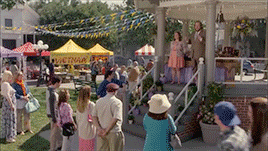 luviosa:Every shot of the gazebo AKA the prettiest place in Stars Hollow