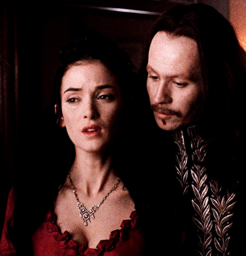 boneybarnes: 31 DAYS OF HALLOWEEN ↳ DAY #18: BRAM STOKER’S DRACULA (1992) •