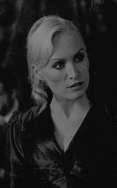 Victoria Smurfit as Lady Jayne Wetherby (Dracula 2013)