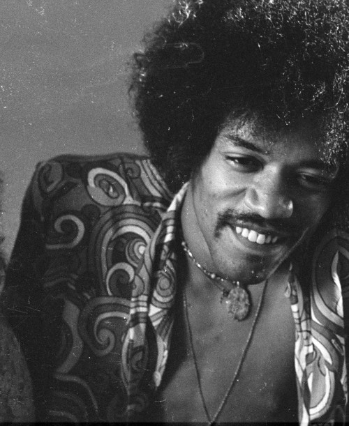 soundsof71:  Smiling Jimi 