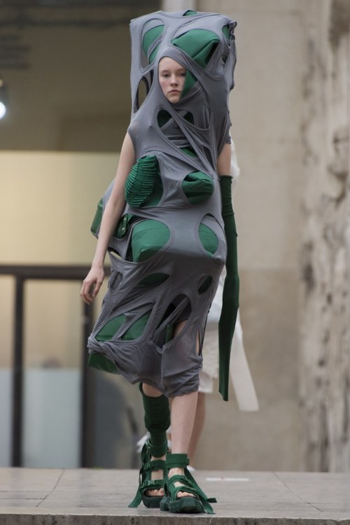 kiwirail:  sewersocialist:   midnight-charm:  Rick Owens Spring / Summer 2018    