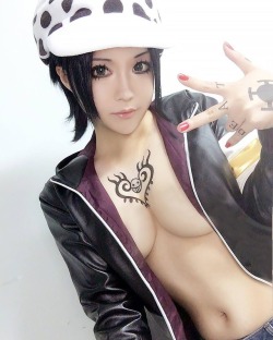 cosplay-galaxy:  Trafalgar Law one piece by chihiro chang