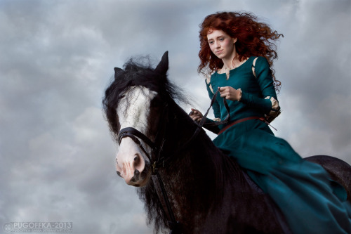 geeksngamers:Brave: Amazing Merida and Angus Cosplay - by GreatQueenLinaPhotography by Kucheruk Elen