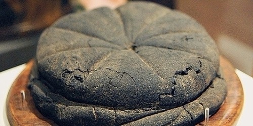 Whenever people talk about the ~preservatives~ in fast food buns that prevent them from getting moldy, all I can think of is: