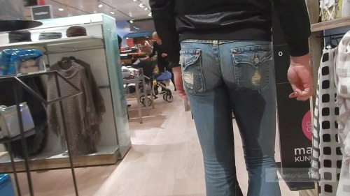 femboydl:wetting true religion jeans in public leaving the store- it was a brave and risky session…   - more awesome pictures->http://femboydl.tumblr.com/archive  Buffs!!!!!!!!!