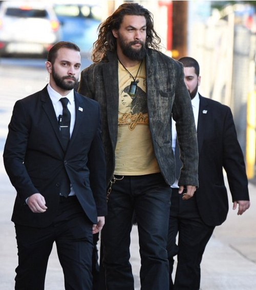 fancyladssnacks:redditfront:Jason Momoa’s bodyguards look like mini bosses you have to beat before y