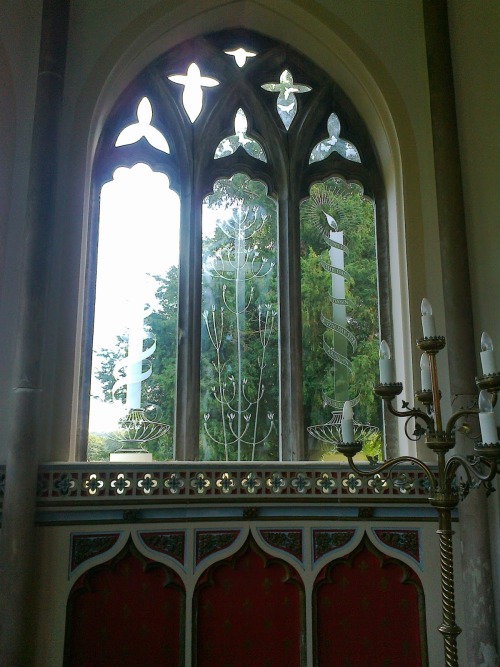 opticallyaddicted: The Beautiful Engraved Glass Windows of Laurence Whistler at St. Nicholas Church,