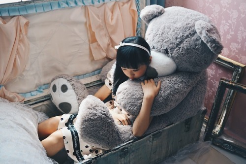 photo-pokota:  Bye Bye Bear  model：momoka♡