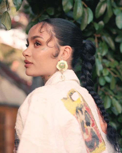 @kehlani: thank you @bust_magazine Photos by @erik_carterStyling by @oliver_vaughnHair by @cesar4sty