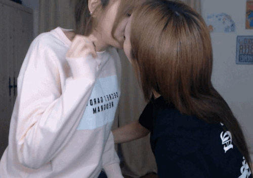 cjy0131: 히히^^ 걸레라고 소문 나고싶은 지연이ㅎ 남친몰래 주말마다 노래방도우미로 일하는중ㅎㅎ 스무살 서구에서 걸레로 유명해지고싶다ㅎ 라인 aldlsl