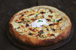 in-my-mouth:  Baked Potato Pizza 