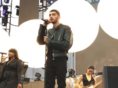 kingzayndaily:  @iHeartRadio: Watch the @1027KIISFM #WangoTango stream now for @zaynmalik! http