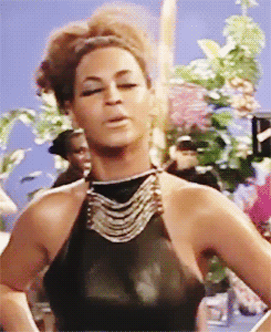 chillingwithblueivy:  On the set of Grown Woman 