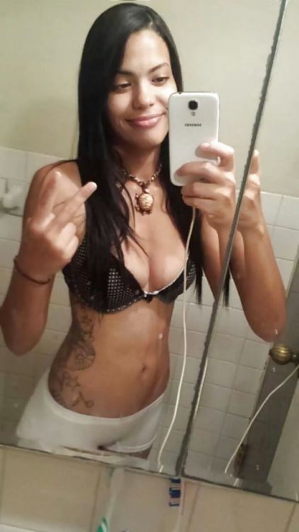 Porn xoxotatube:  Novinha morena gostosa caiu photos