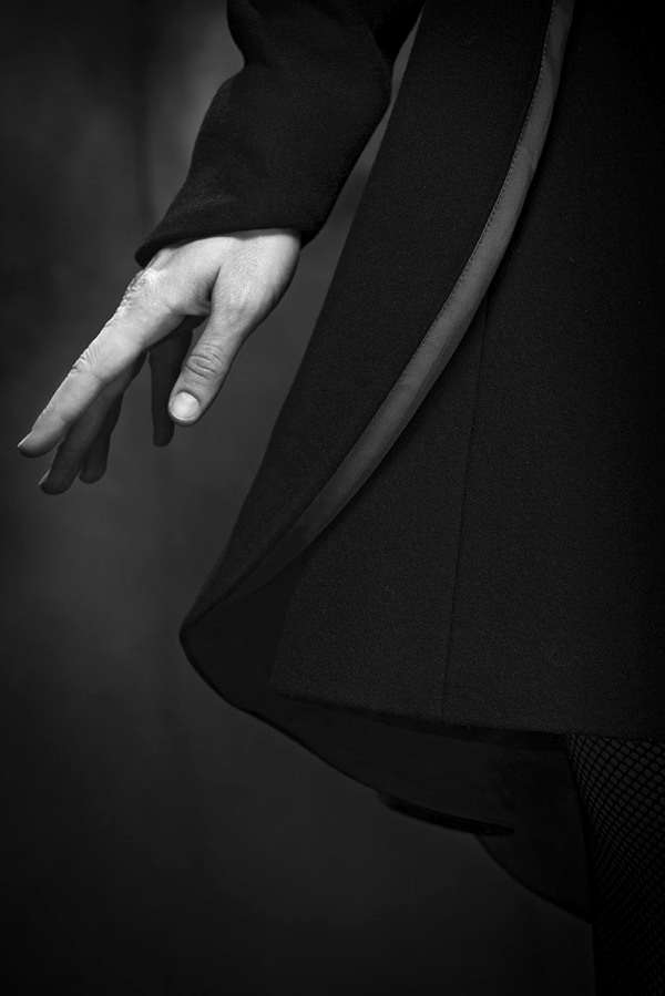 noir43:  mindplayy:  Missing my LOVE…  The thoughts.