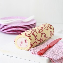 thecakebar:  Patterned Swiss Roll Tutorial 