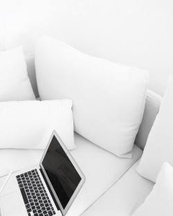 mnml-thoughts:  My couch = my office for